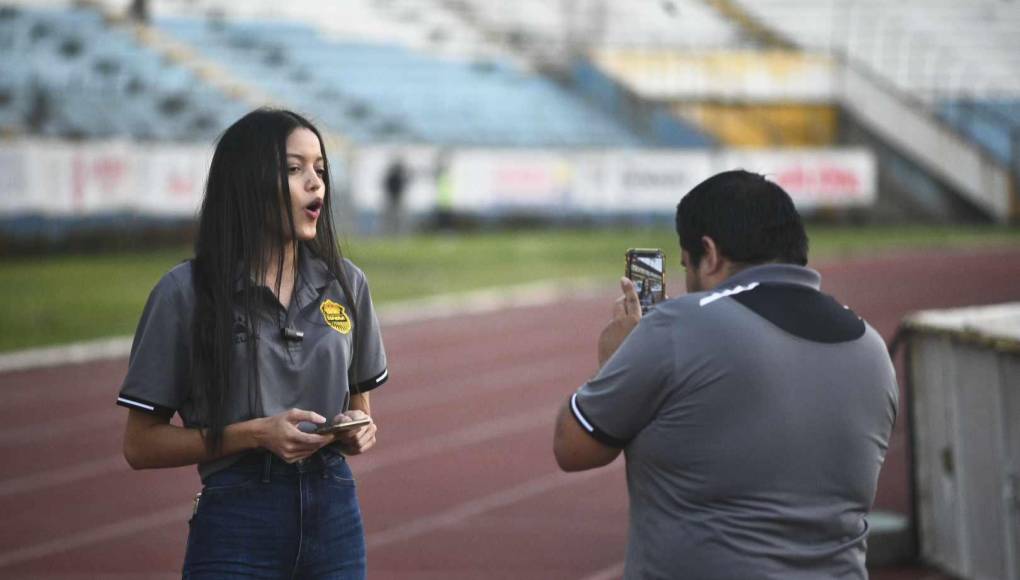 ¡Sirey Morán en el Clásico Real España-Olimpia! Bellezas y ambiente en el Metropolitano