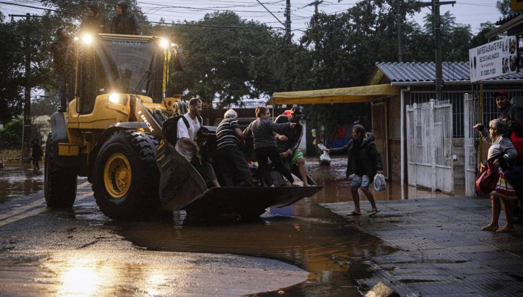 Suman 56 muertos en el sur de Brasil por desastre climático