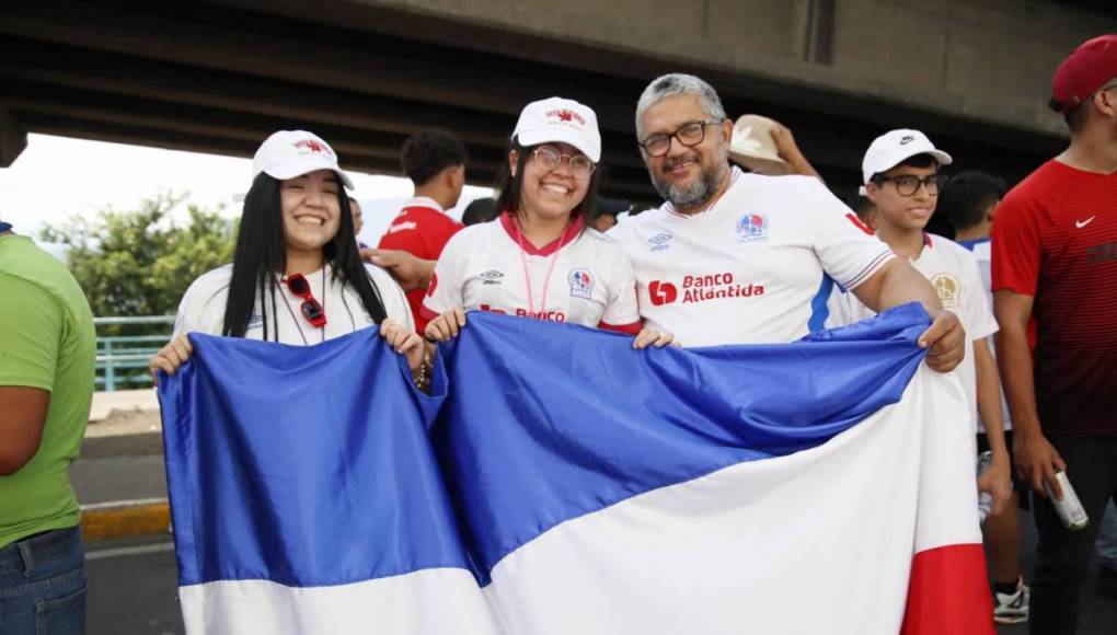 ¡Solo bellezas! Estadio Nacional se llena de lindas chicas para final de Olimpia ante Marathón