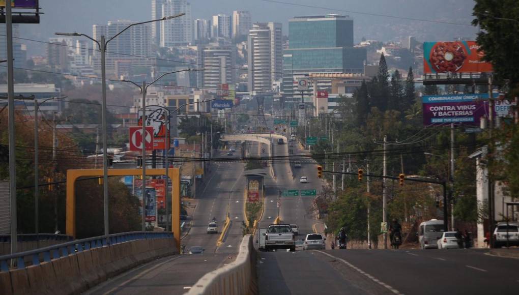 Fotos: la capital de Honduras luce casi vacía este Jueves Santo