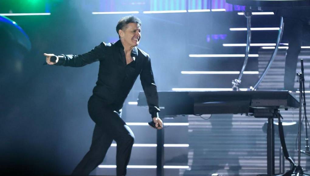 Los mejores momentos de la noche: Luis Miguel iluminó la capital con su show