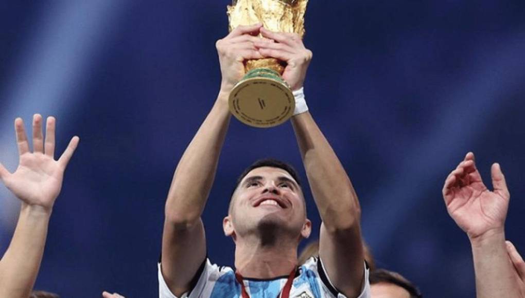 Esposa de jugador campeón del mundo vende medalla tras separarse