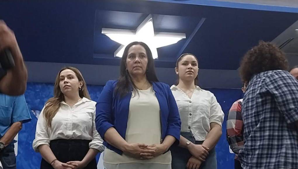 Sin presencia de líderes del Partido Nacional, Ana García presenta precandidatura