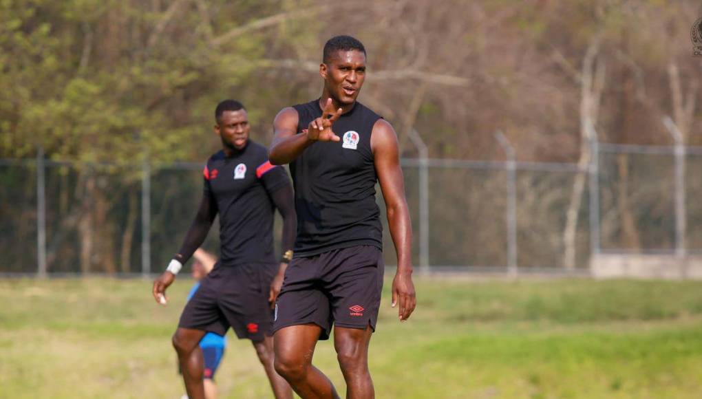 ¡Con dos altas! Troglio mandará ofensivo 11 titular de Olimpia ante Motagua