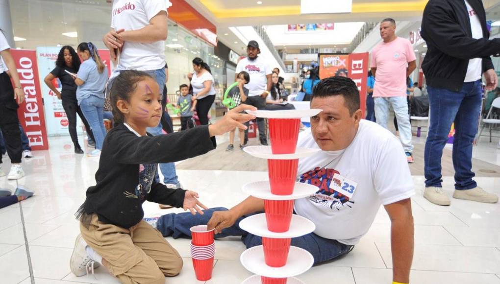 Padres e hijos derrochan talento y cariño en el Súper Papá 2024