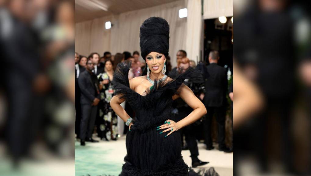 ¡Icónica! Así lució Cardi B con un imponente vestido negro en la Met Gala 2024