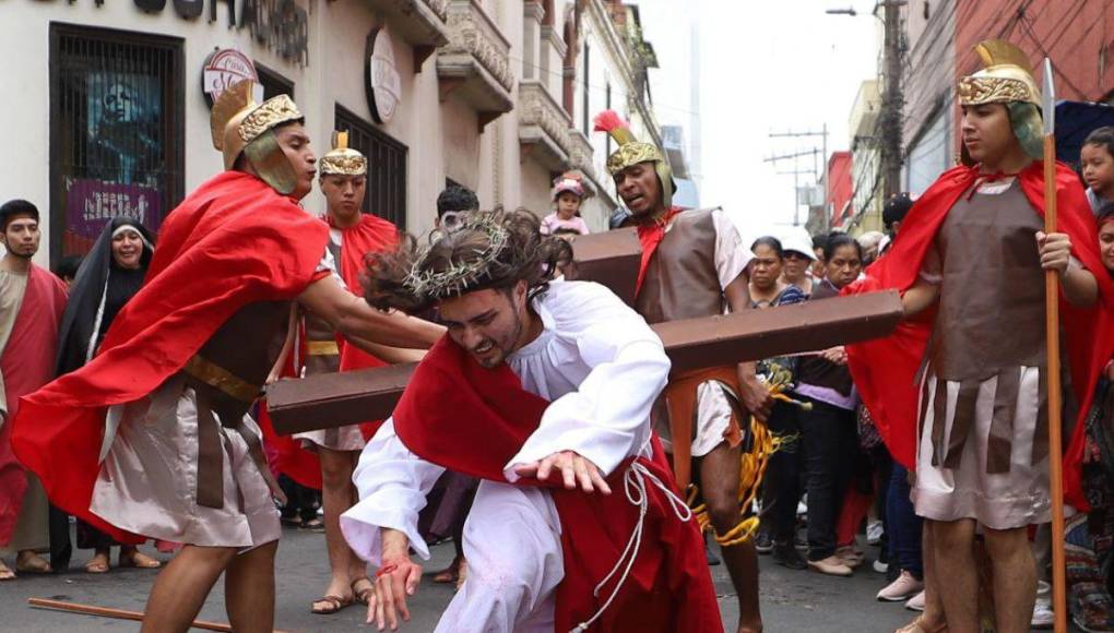 Las 14 estaciones del Vía Crucis: un recorrido espiritual hacia la Pasión de Cristo