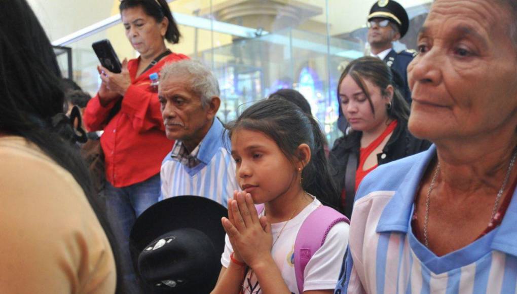 Aniversario Virgen de Suyapa: feligreses dan gracias por 277 años de milagros