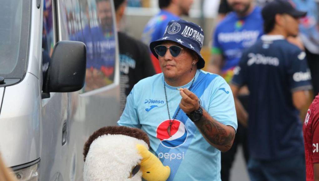 Ambientazo en el Estadio Nacional antes del clásico entre Olimpia y Motagua