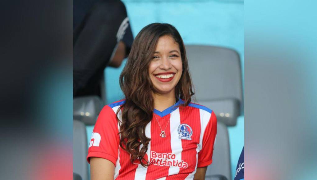 Ambientazo en el Estadio Nacional antes del clásico entre Olimpia y Motagua