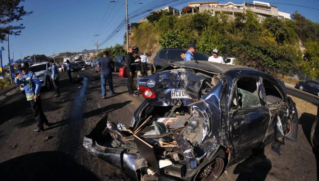 “Nos arrastró por 50 metros”: las imágenes más impactantes del accidente en anillo periférico