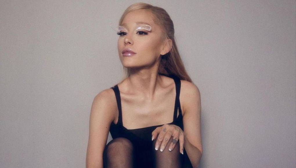 Ariana Grande revela secretos de su expareja en su nuevo álbum ‘Sweet Secrets’