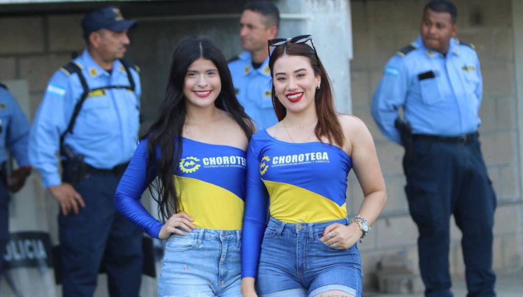 ¡El Emilio Williams se viste de Azul y Naranja! Bellezas deslumbran para el Motagua vs Lobos