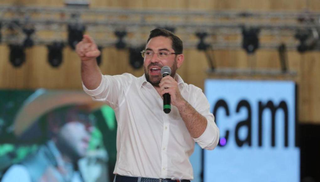 Jorge Cálix oficializa su precandidatura: “Libre no le pertenece a una familia”