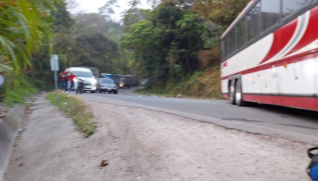 Al menos 16 muertos deja choque entre buses en San Juan de Opoa, Copán