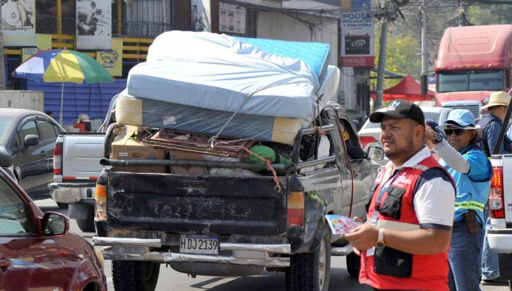 Veraneantes y operativos: ambiente en las salidas de la capital en el inicio de la Semana Santa 2024