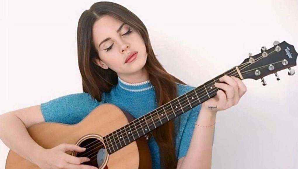 Lana del Rey, las señas y rituales por las que aseguran que es una bruja