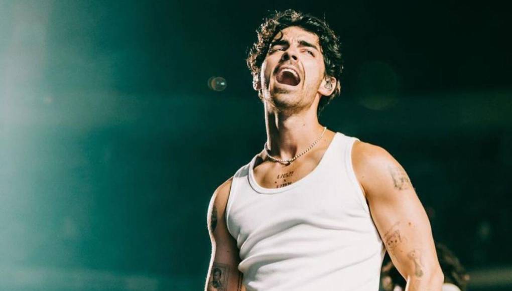 Joe Jonas hizo delirar a las fanáticas en el gran regreso de los “Jonas Brothers”