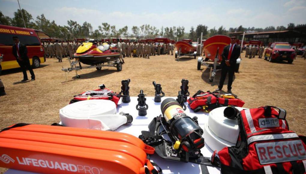 Ambulancias y flota acuática: El Cuerpo de Bomberos se fortalece