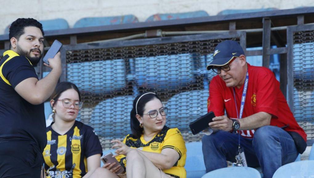 ¡Sirey Morán en el Clásico Real España-Olimpia! Bellezas y ambiente en el Metropolitano