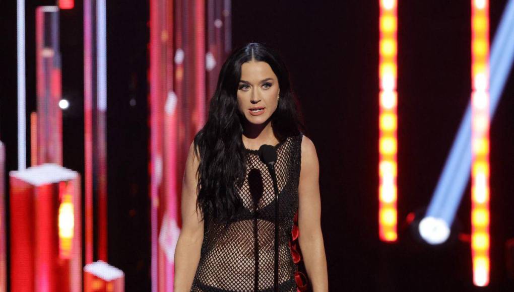 Katy Perry enciende los iHeartRadio Music Awards con un look revelador