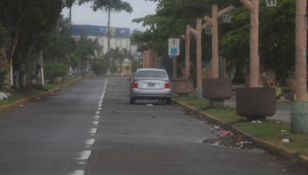 Bajas temperaturas y lluvia se registran en La Ceiba por frente frío