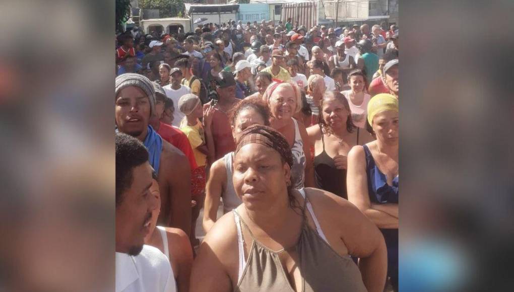 Cubanos salen a las calles en protesta por la escasez y apagones