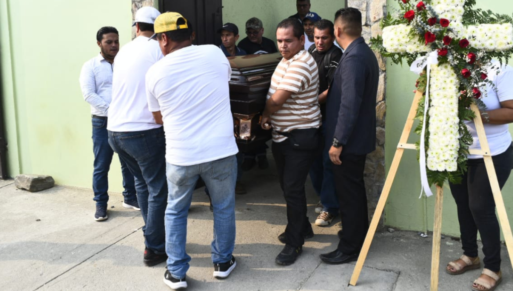 Con profunda tristeza, familiares y amigos despiden al hondureño Maynor Suazo