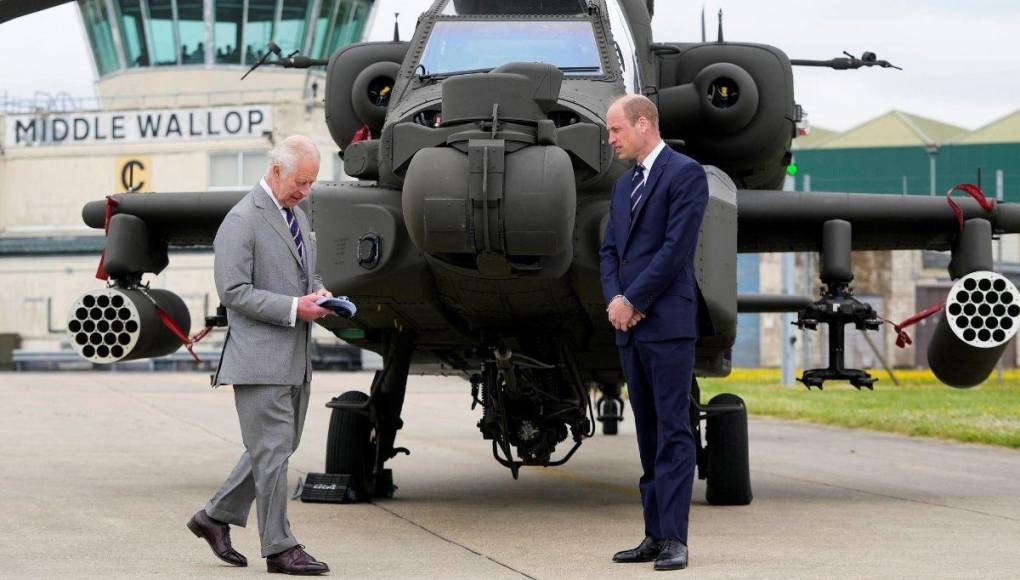 El Rey Carlos III entrega a William un cargo militar prometido a Harry