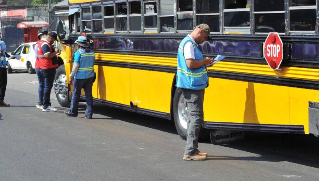 Veraneantes y operativos: ambiente en las salidas de la capital en el inicio de la Semana Santa 2024