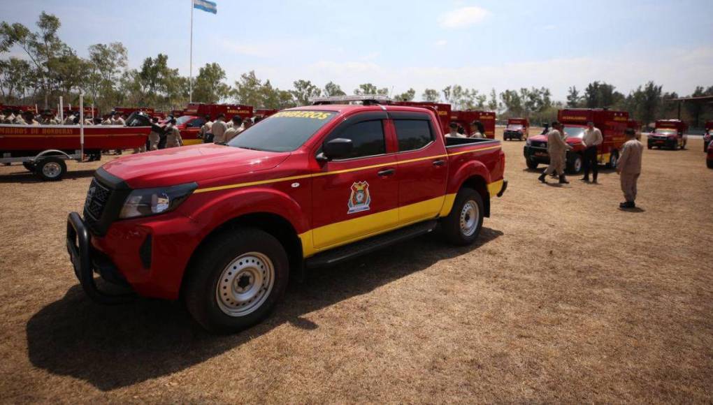 Ambulancias y flota acuática: El Cuerpo de Bomberos se fortalece