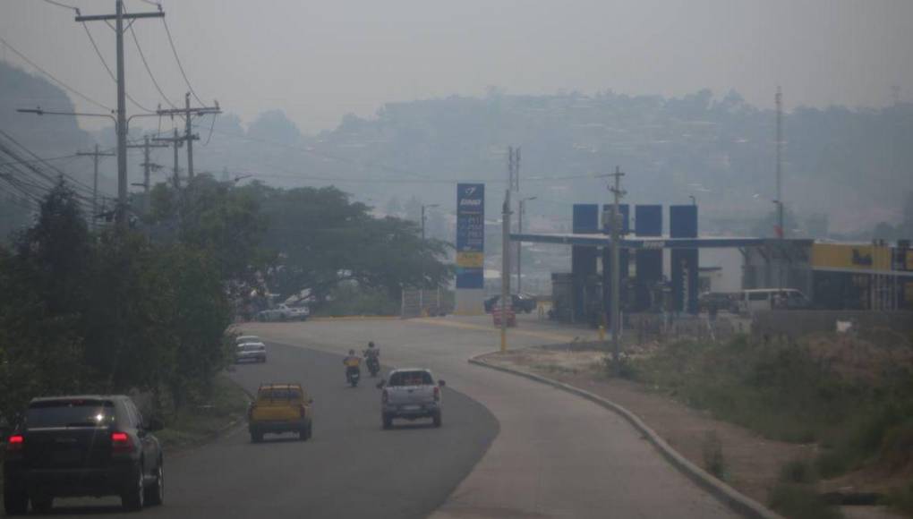 ¡Imparable contaminación! Densa capa de humo permanece sobre Tegucigalpa