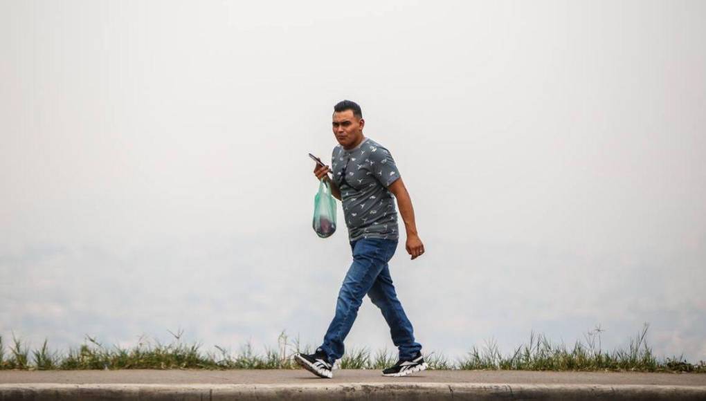 ¡Imparable contaminación! Densa capa de humo permanece sobre Tegucigalpa