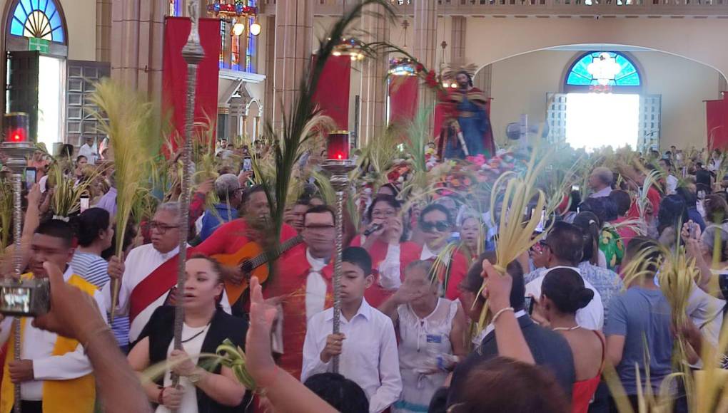 Así se vive el Domingo de Ramos en diferentes partes de Honduras