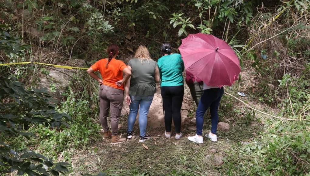 Piedras ensangrentadas y un zapato: La dantesca escena donde asesino enterró a jovencita en Jicarito