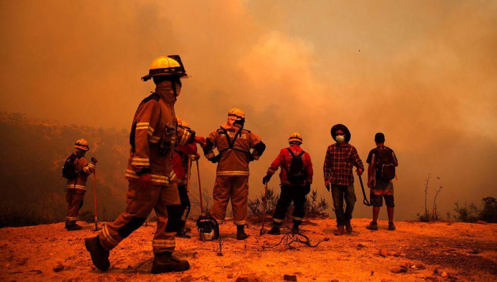 Imágenes del caos infernal que causó incendio forestal en Chile