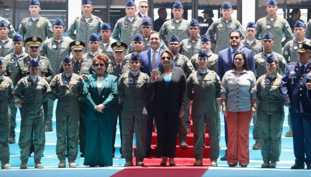 Con ceremonia y espectáculo de aeronaves, Fuerza Aérea Hondureña celebra su 93 aniversario