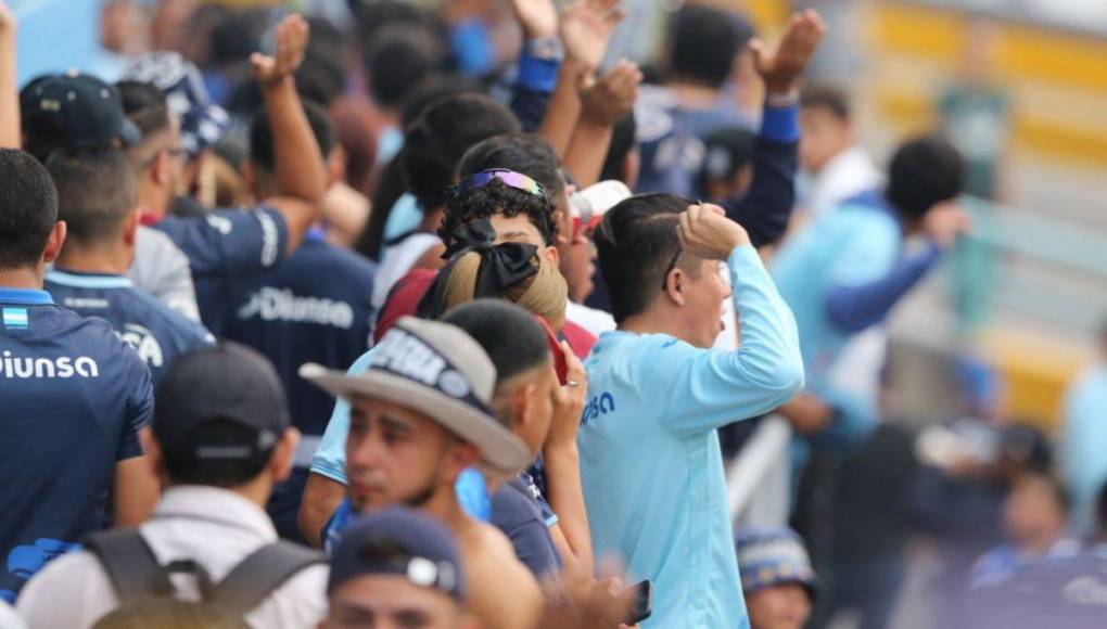 Ambientazo en el Estadio Nacional antes del clásico entre Olimpia y Motagua