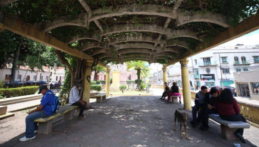 Alcaldía celebra la restauración del Parque Herrera, ¿quedó como se prometió?