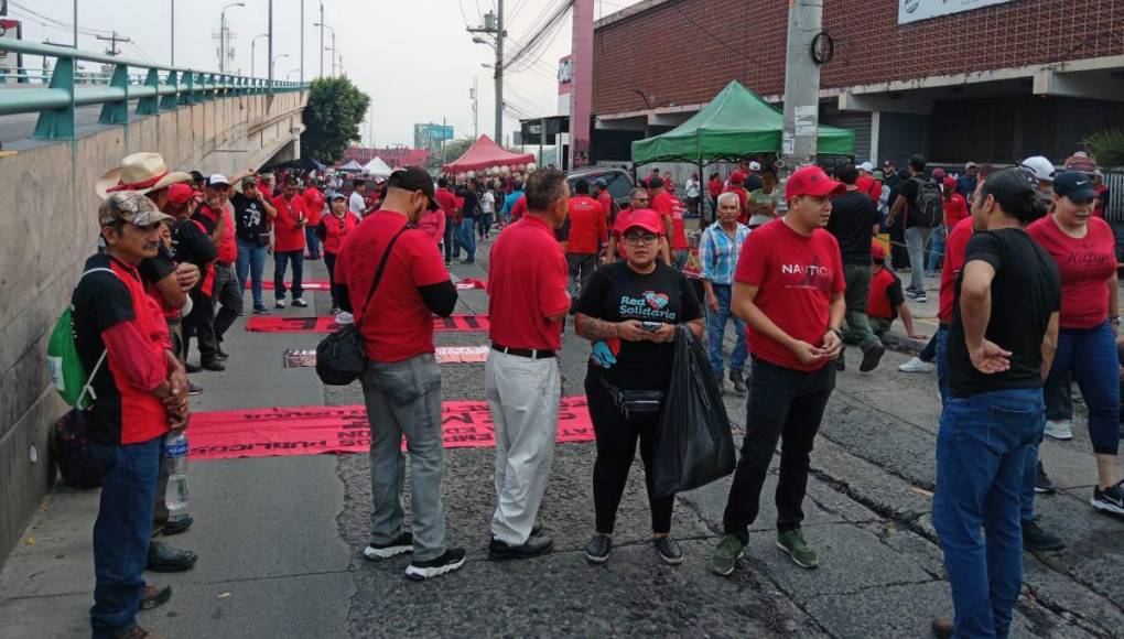 Empleados exigen mejoras en salud, educación y salarios en la marcha del 1 de mayo