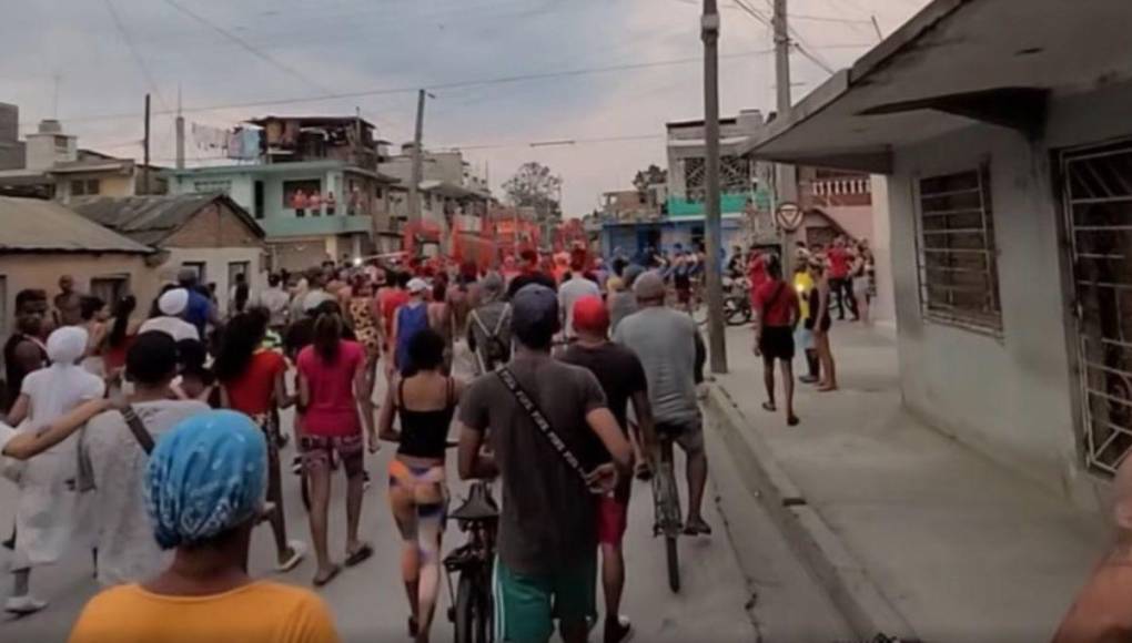 “No hay pan, leche ni agua”: Cubanos narran pesadilla que viven por escasez de alimentos