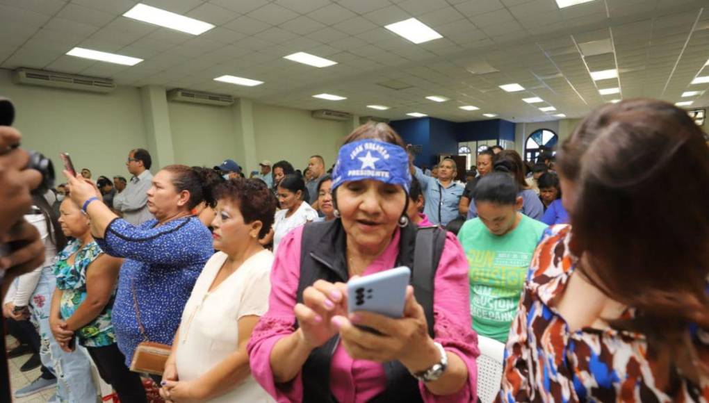 Sin presencia de líderes del Partido Nacional, Ana García presenta precandidatura