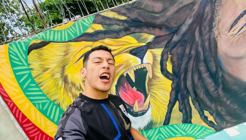 ¡Amor por sus hijos y el arte! Conoce a Kevin Castejón, el talento detrás de los murales hondureños