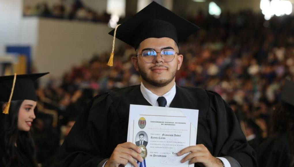 ¡Felicidades! La UNAH presenta más de 1,600 profesionales en las primeras graduaciones del año