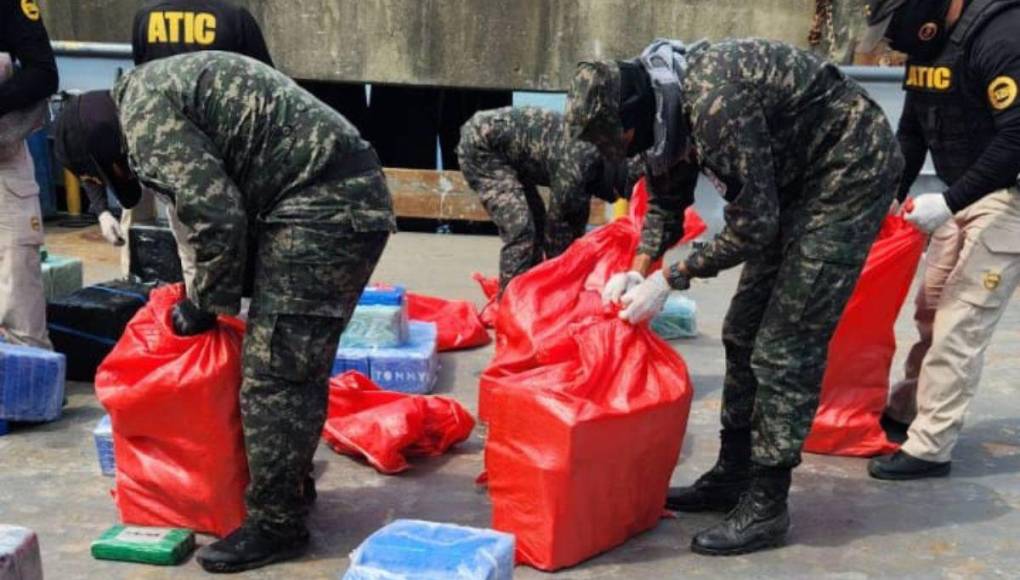 Más de 1.3 toneladas de droga traían embarcaciones incautadas en Islas de la Bahía