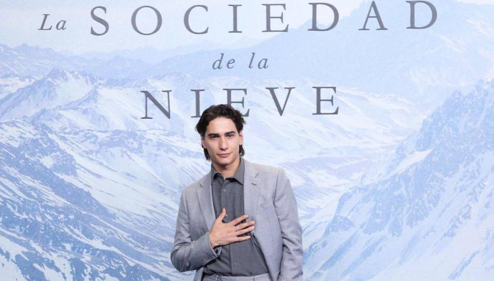 Enzo, el actor que cautiva en redes tras éxito de “La sociedad de la nieve”