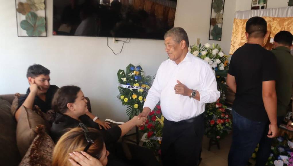 Familia, futbolistas y directivos despiden en velorio a la leyenda Hermelindo Cantarero