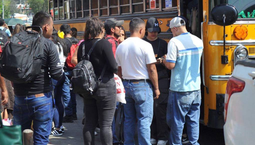 Veraneantes y operativos: ambiente en las salidas de la capital en el inicio de la Semana Santa 2024