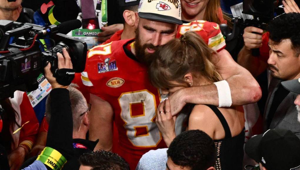 Mahomes leyenda y beso de Taylor Swift: la celebración de los Chiefs