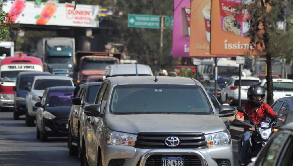 Veraneantes y operativos: ambiente en las salidas de la capital en el inicio de la Semana Santa 2024